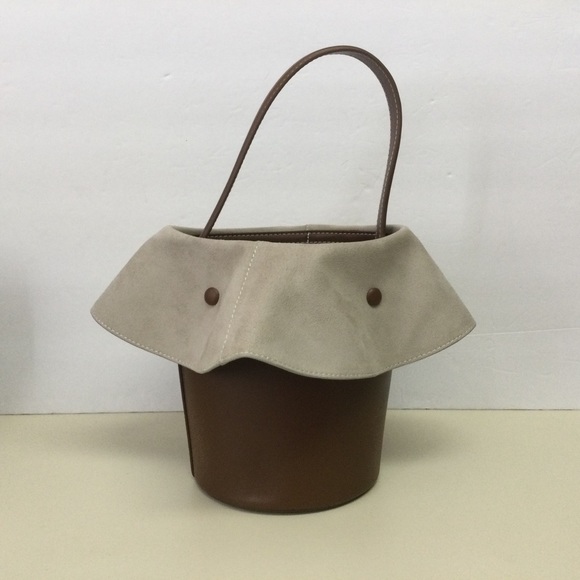 Vasic Eden Leather Bucket Bag - Picture 2 of 15